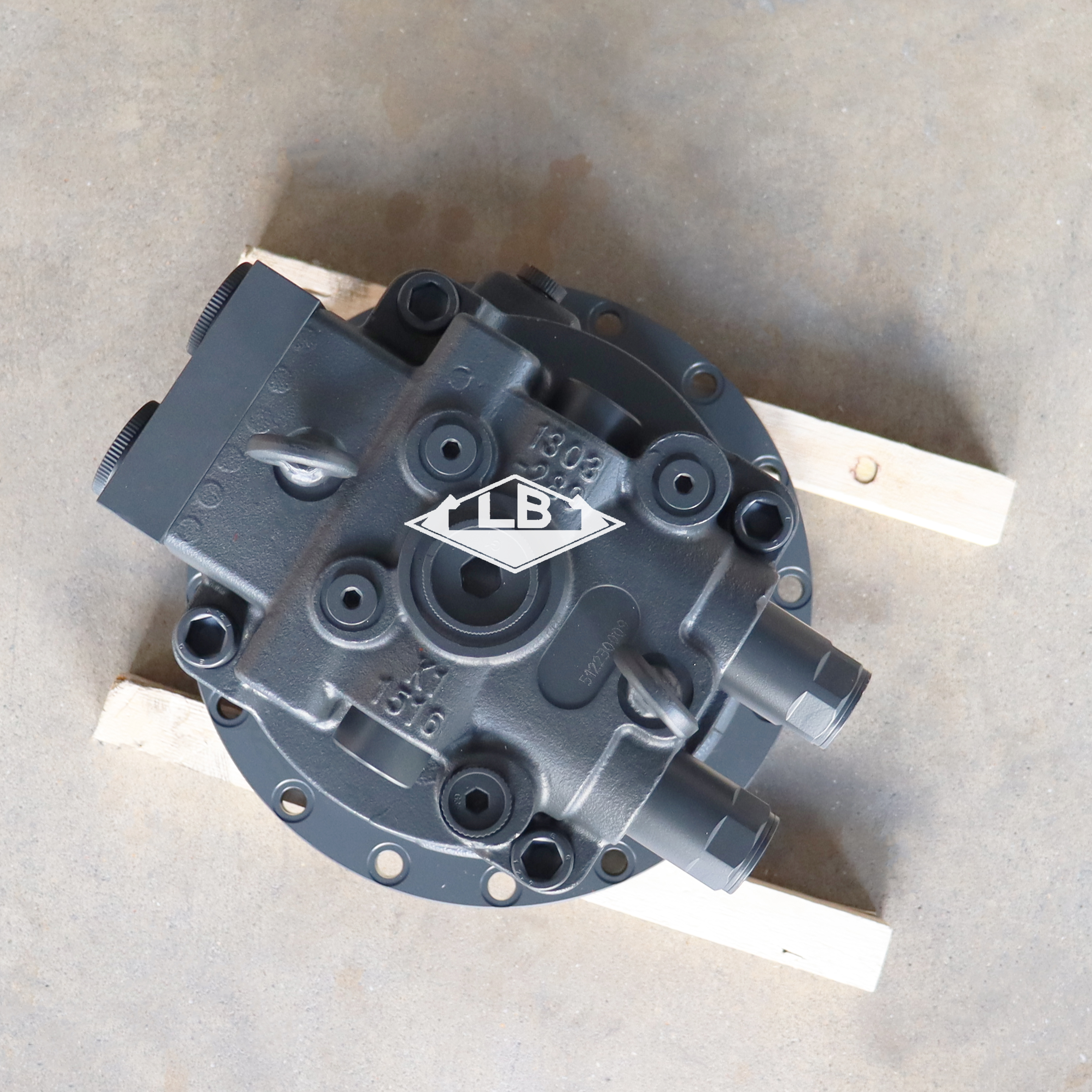 CX210 CX220 MOTOR DE GIRO KRC0185 LJ01076 CX220 MOTOR DE GIRO