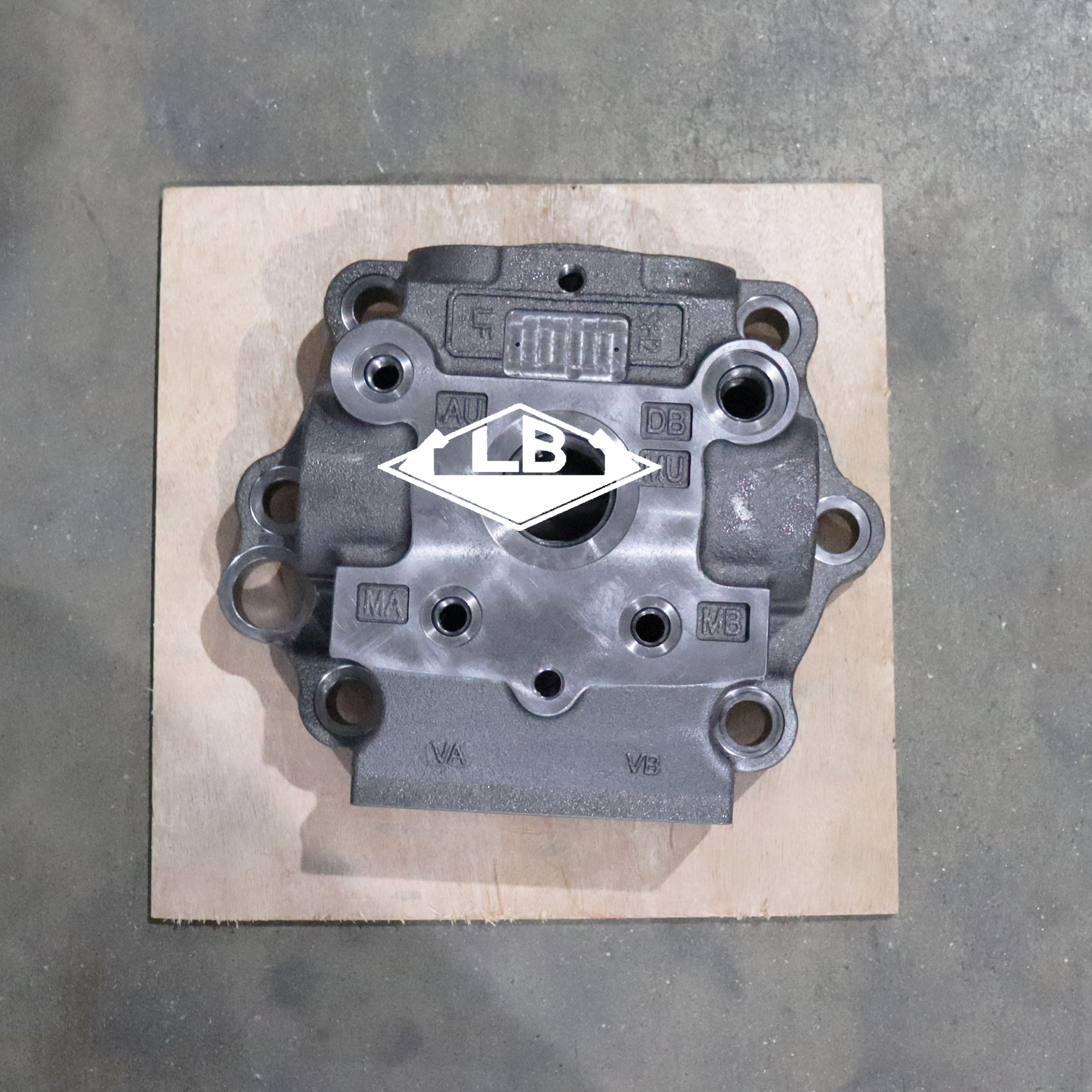 R210-9 R220-9 Cubierta del motor de balanceo 39Q6-11280 39Q6-11281 Válvula de revestimiento del motor de balanceo Aplicar para Hyundai Excavator